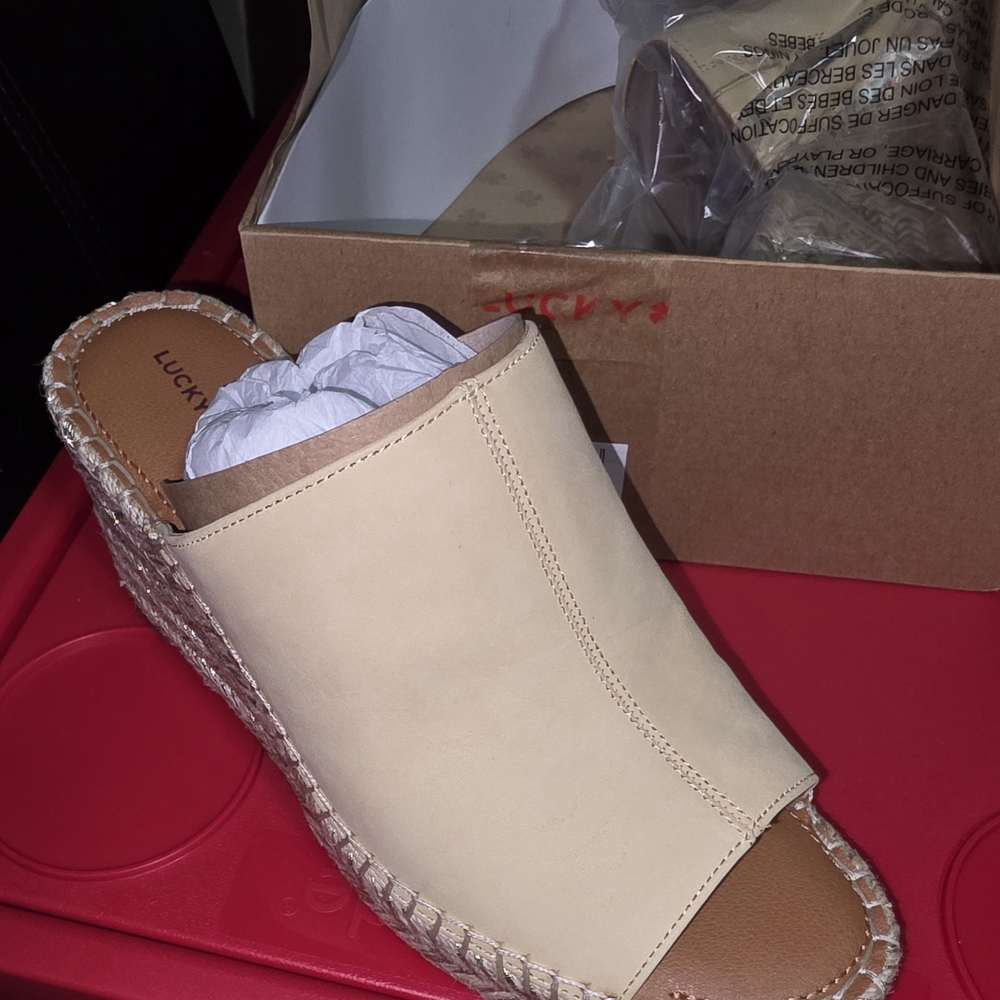 Lucky Brand Women's Tan Slide Sandals